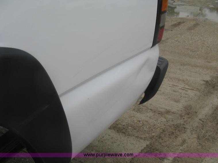 image for item K8679 2007 GMC Sierra Classic 2500HD Ext. Cab pickup truck