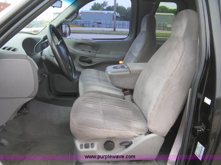 image for item K8680 1998 Ford F150 XLT SuperCab pickup truck