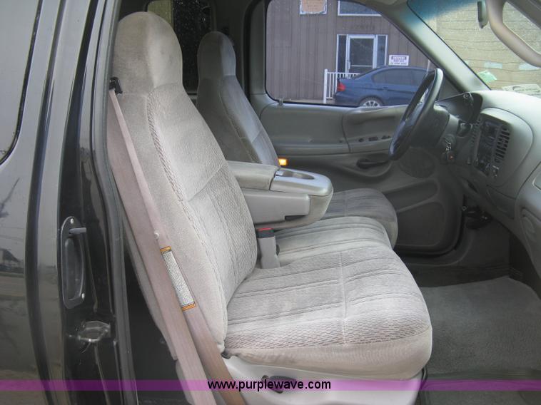 image for item K8680 1998 Ford F150 XLT SuperCab pickup truck