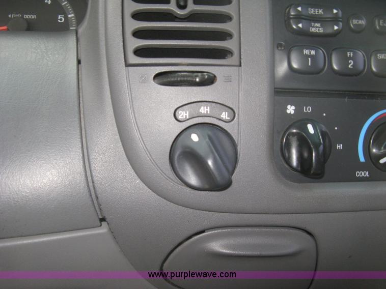 image for item K8680 1998 Ford F150 XLT SuperCab pickup truck