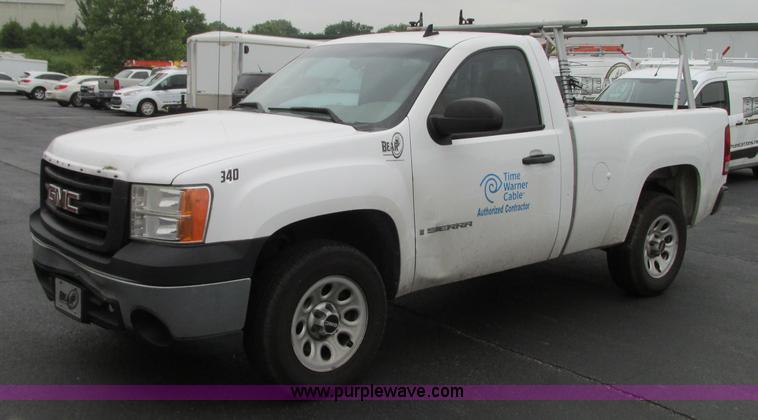 image for item R9327 2009 GMC Sierra 1500 pickup truck