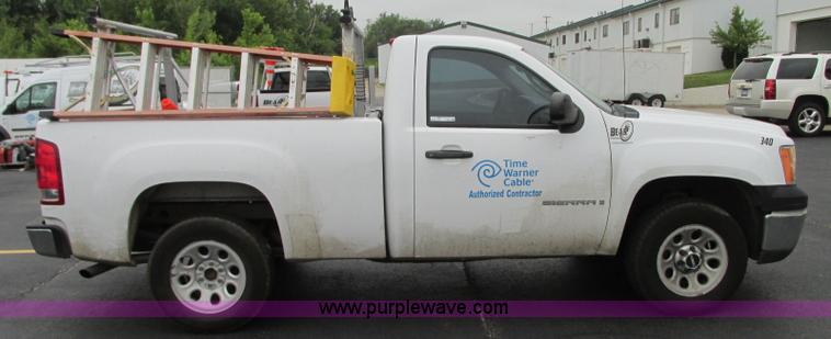 image for item R9327 2009 GMC Sierra 1500 pickup truck
