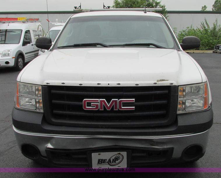 image for item R9327 2009 GMC Sierra 1500 pickup truck