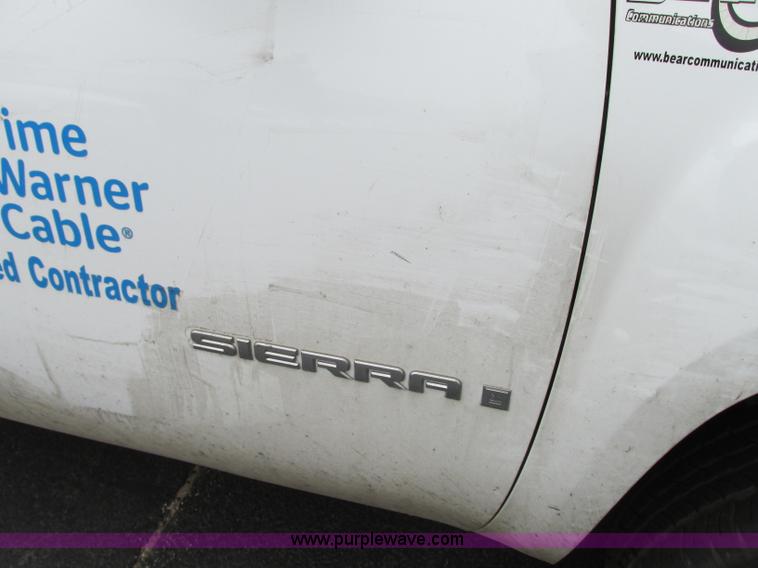 image for item R9327 2009 GMC Sierra 1500 pickup truck