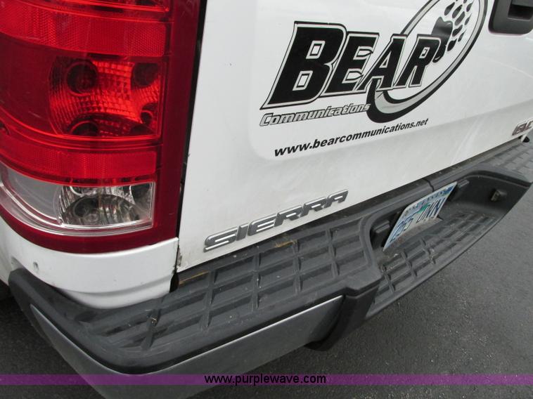 image for item R9327 2009 GMC Sierra 1500 pickup truck