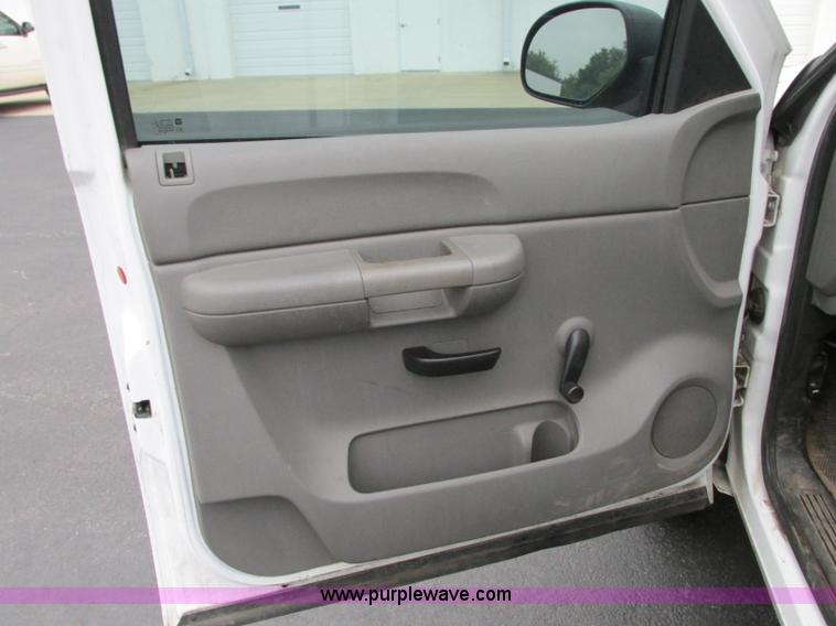 image for item R9327 2009 GMC Sierra 1500 pickup truck