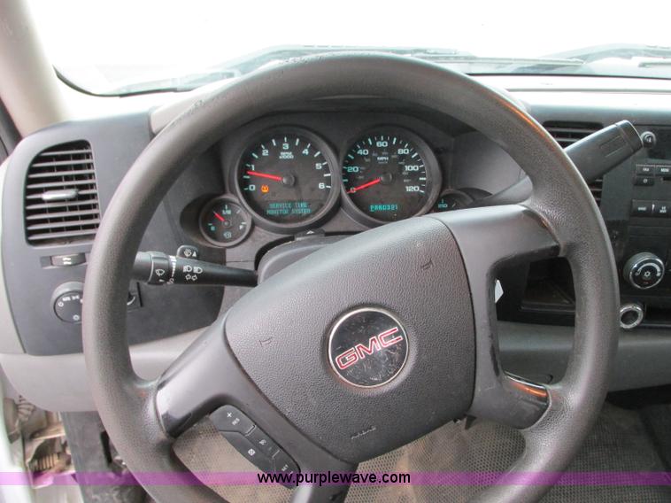 image for item R9327 2009 GMC Sierra 1500 pickup truck