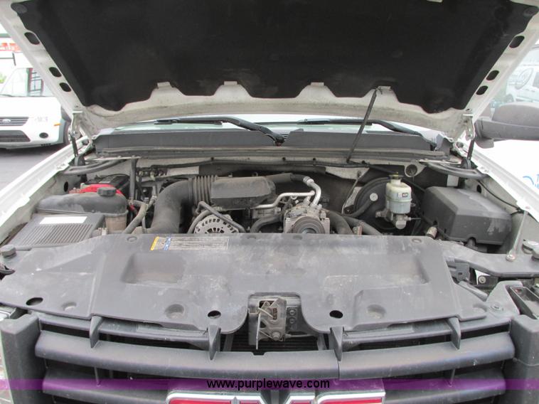 image for item R9327 2009 GMC Sierra 1500 pickup truck