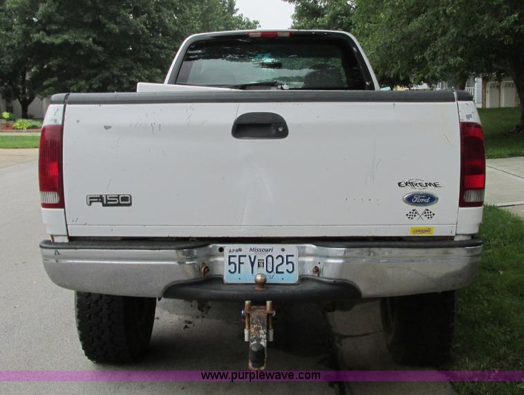image for item R9333 1997 Ford F150 pickup truck