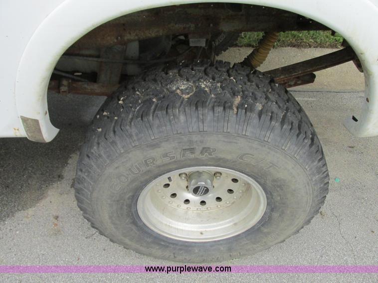 image for item R9333 1997 Ford F150 pickup truck