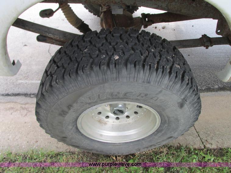 image for item R9333 1997 Ford F150 pickup truck