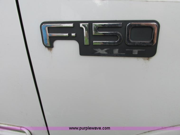 image for item R9333 1997 Ford F150 pickup truck