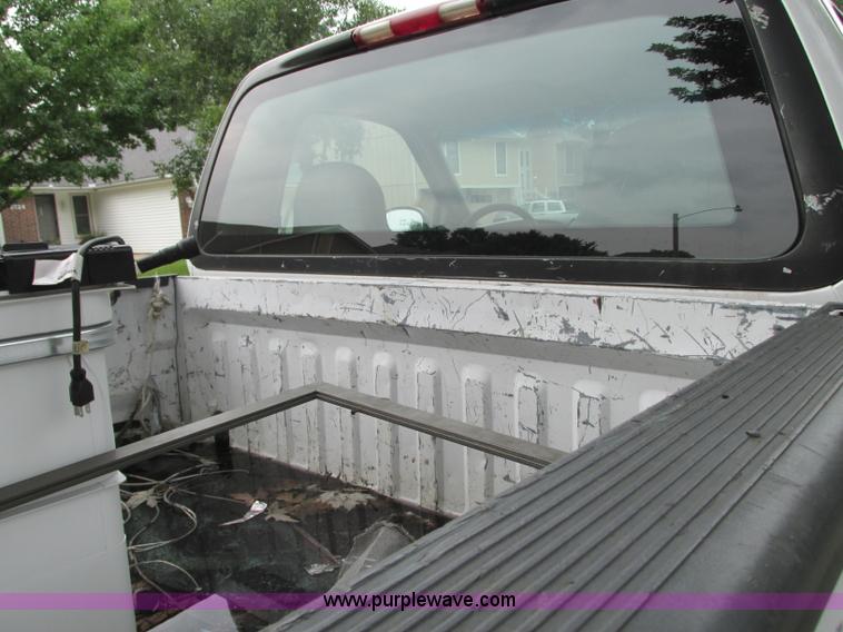 image for item R9333 1997 Ford F150 pickup truck