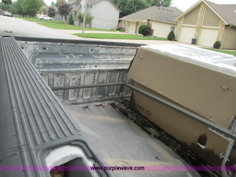 image for item R9333 1997 Ford F150 pickup truck