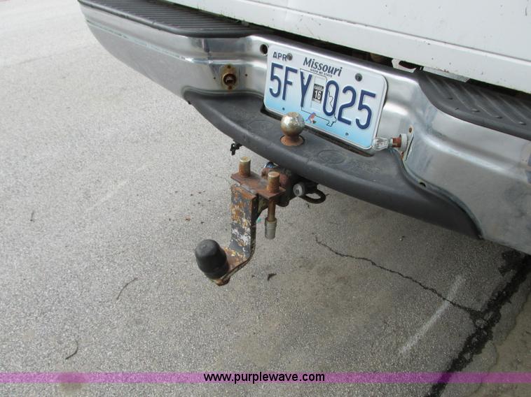 image for item R9333 1997 Ford F150 pickup truck