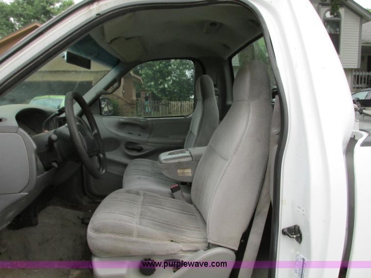 image for item R9333 1997 Ford F150 pickup truck