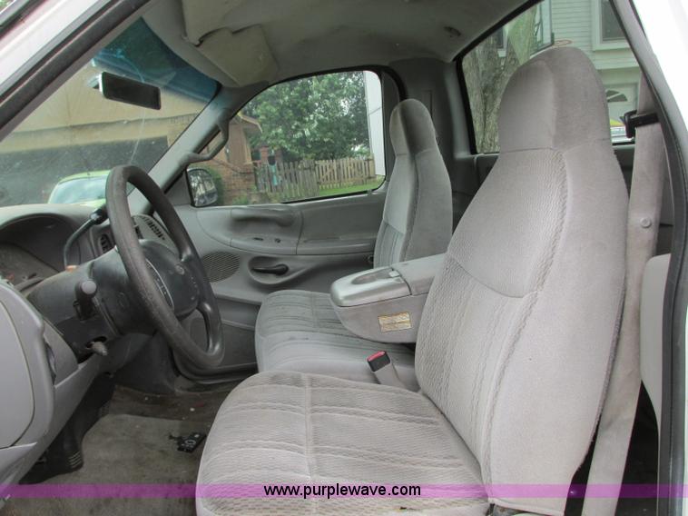 image for item R9333 1997 Ford F150 pickup truck