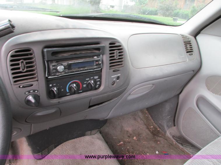 image for item R9333 1997 Ford F150 pickup truck