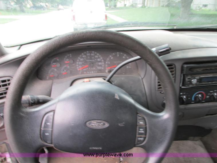 image for item R9333 1997 Ford F150 pickup truck