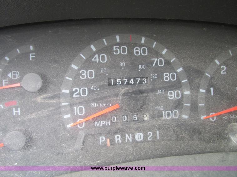 image for item R9333 1997 Ford F150 pickup truck