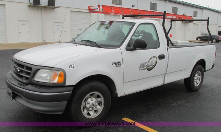 image for item R9335 2003 Ford F150 XL pickup truck