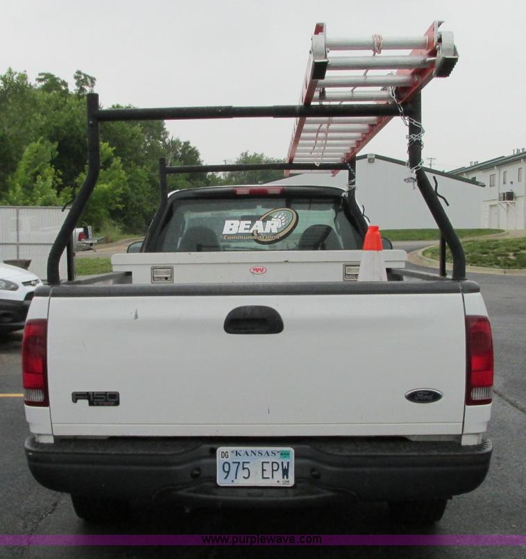 image for item R9335 2003 Ford F150 XL pickup truck