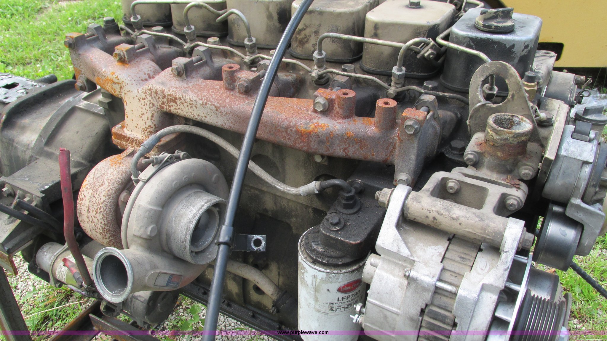 Cummins 5.9L L6 turbo diesel engine in Halfway, MO Item AY9850 sold