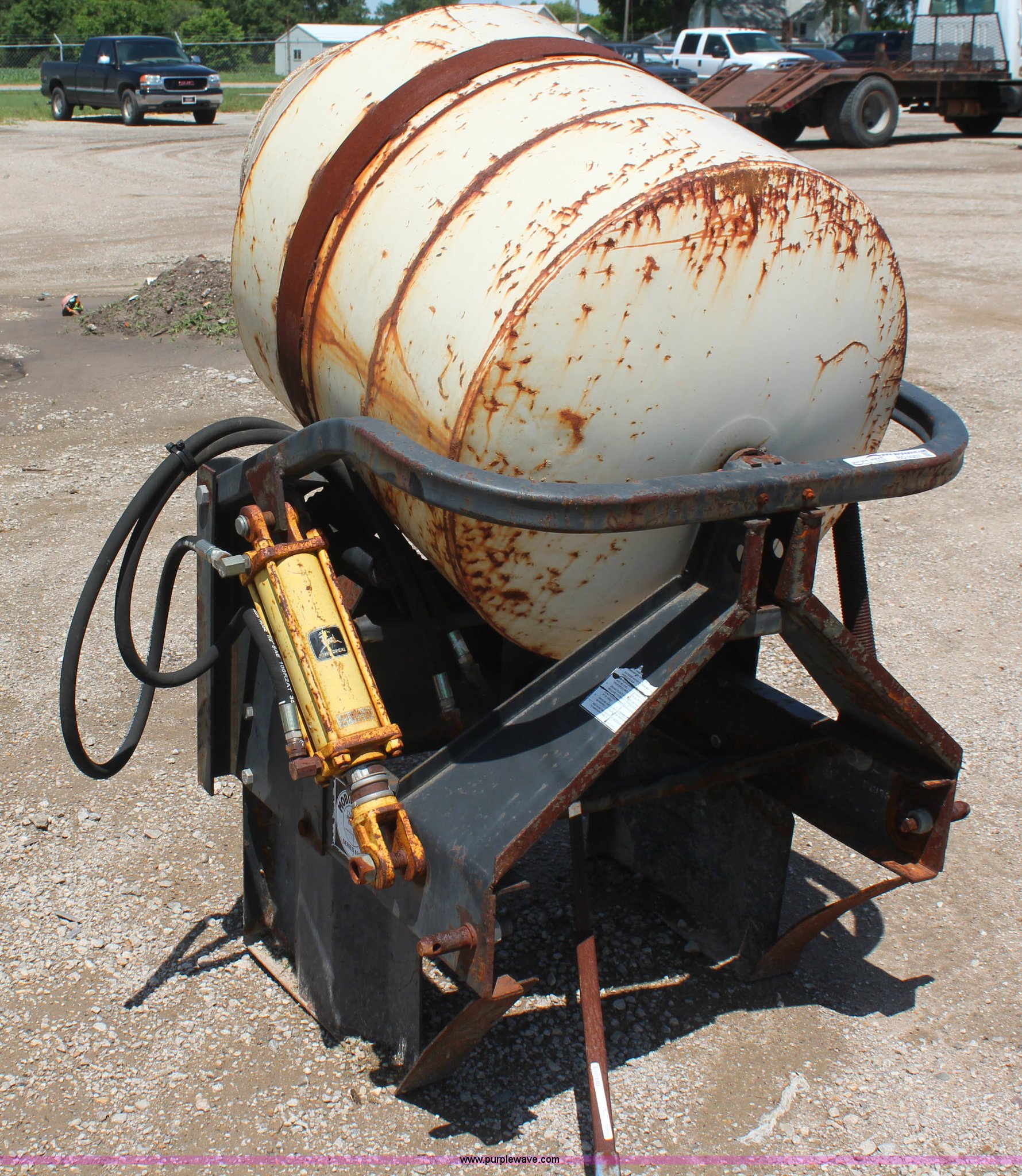 Mobilmixer Series 8900 cement mixer in Topeka, KS Item BO9307 sold