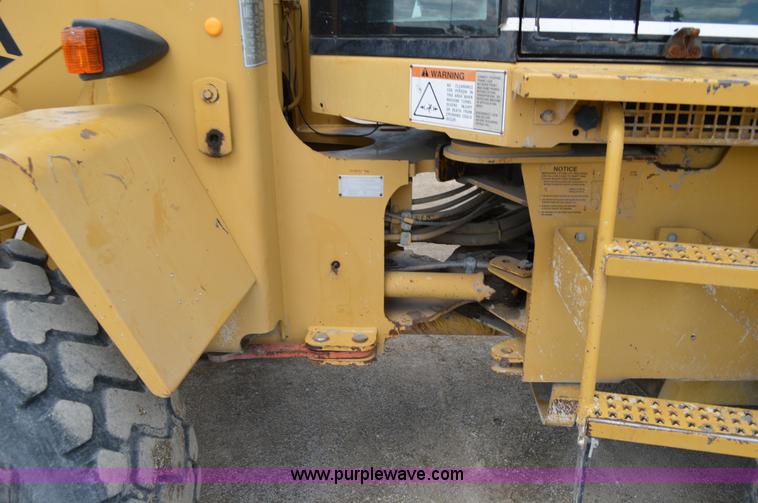image for item AJ9239 1998 Caterpillar 914G wheel loader