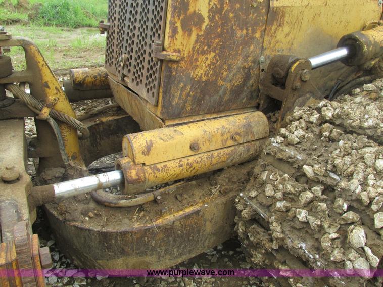 image for item BS9138 1987 Caterpillar D5H dozer