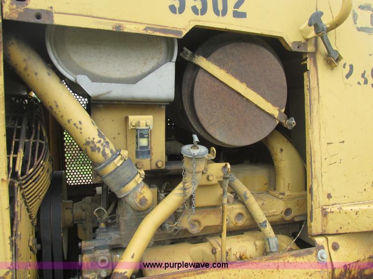 image for item BS9138 1987 Caterpillar D5H dozer