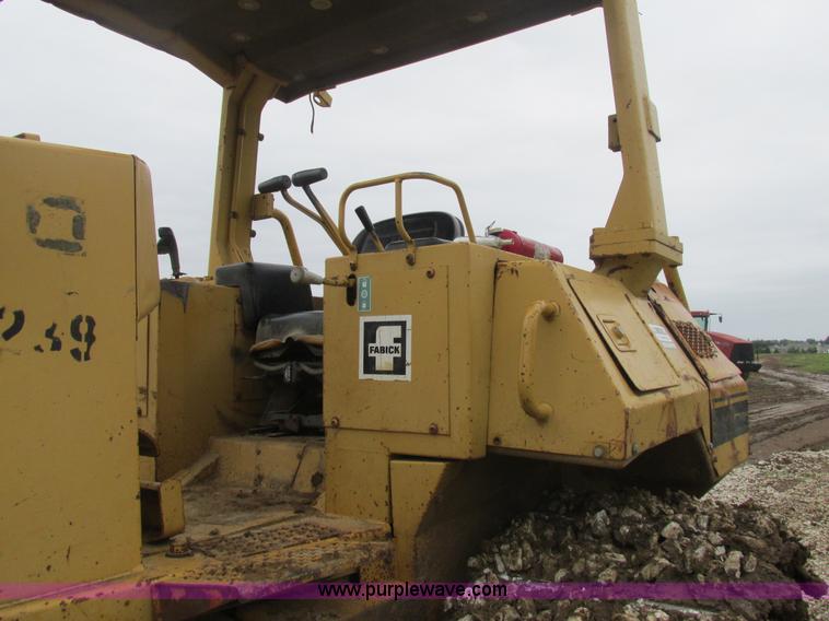 image for item BS9138 1987 Caterpillar D5H dozer