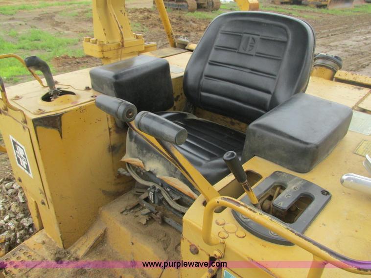 image for item BS9138 1987 Caterpillar D5H dozer