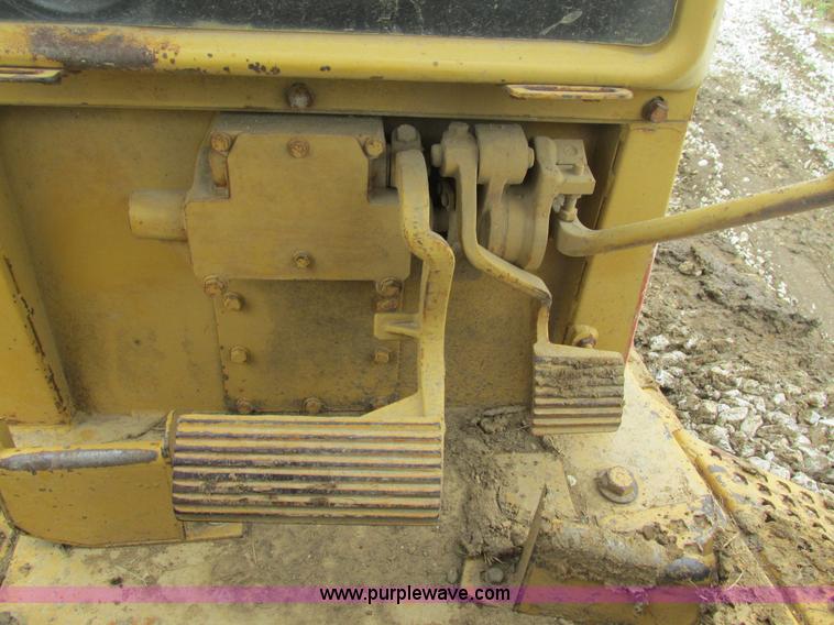 image for item BS9138 1987 Caterpillar D5H dozer