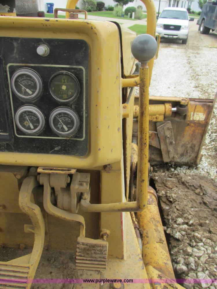 image for item BS9138 1987 Caterpillar D5H dozer
