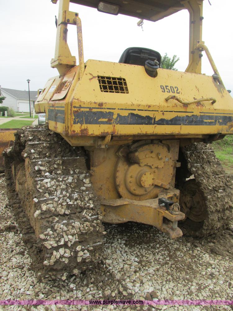 image for item BS9138 1987 Caterpillar D5H dozer