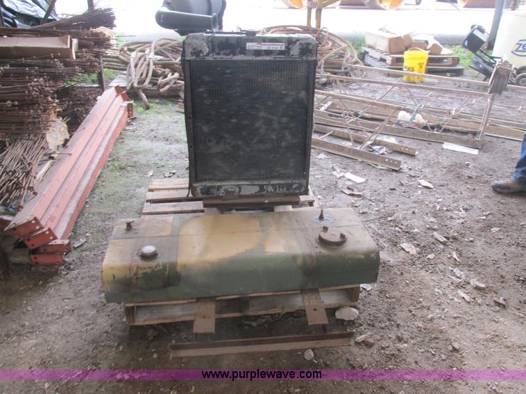 image for item BS9140 Perkins LD33469 four cylinder diesel engine