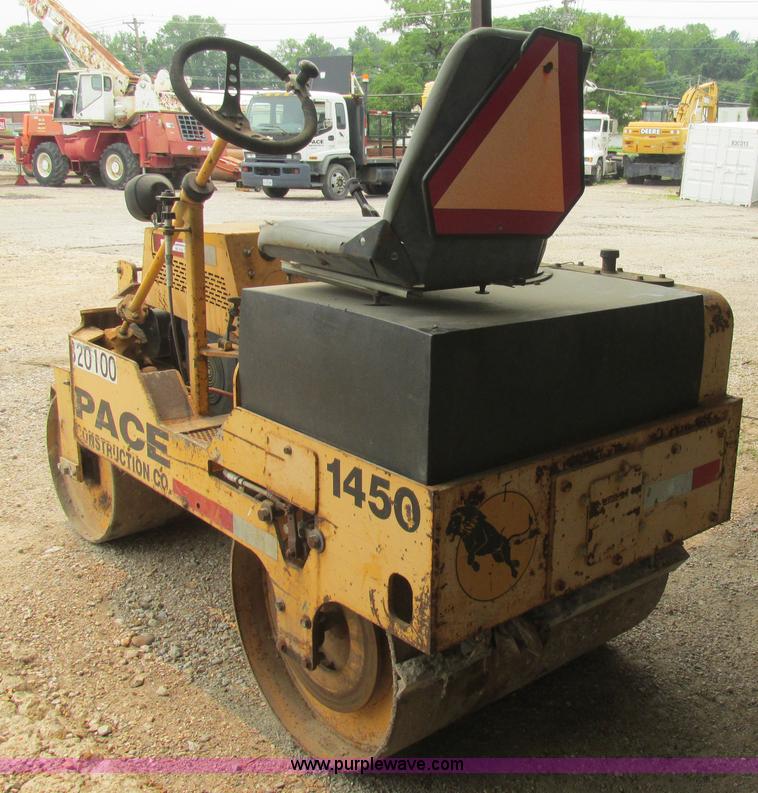 image for item BS9142 2004 Mauldin 1450 vibratory double drum roller