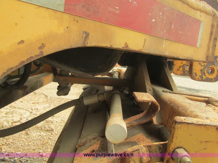 image for item BS9142 2004 Mauldin 1450 vibratory double drum roller