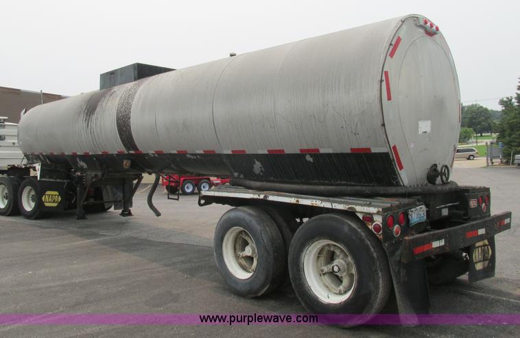 image for item BS9144 1967 Heil tank trailer