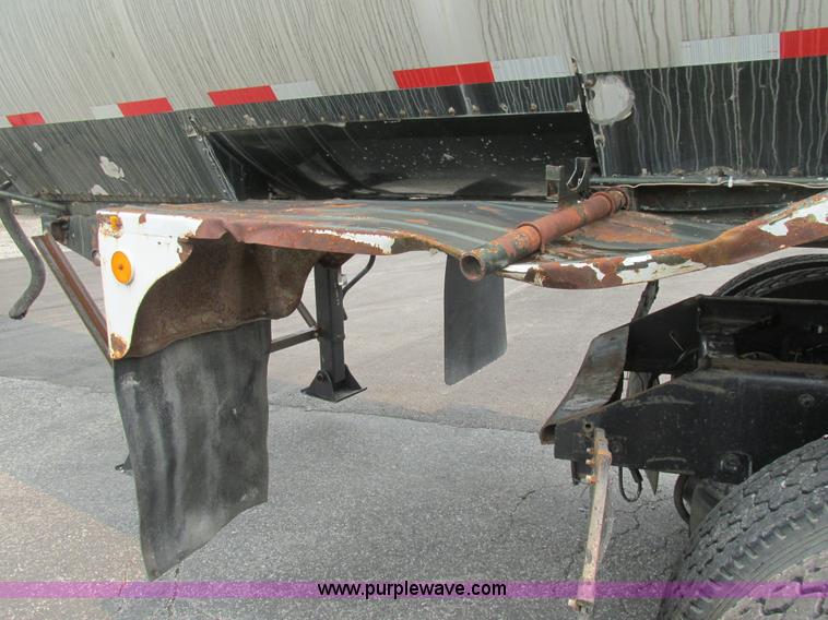image for item BS9144 1967 Heil tank trailer