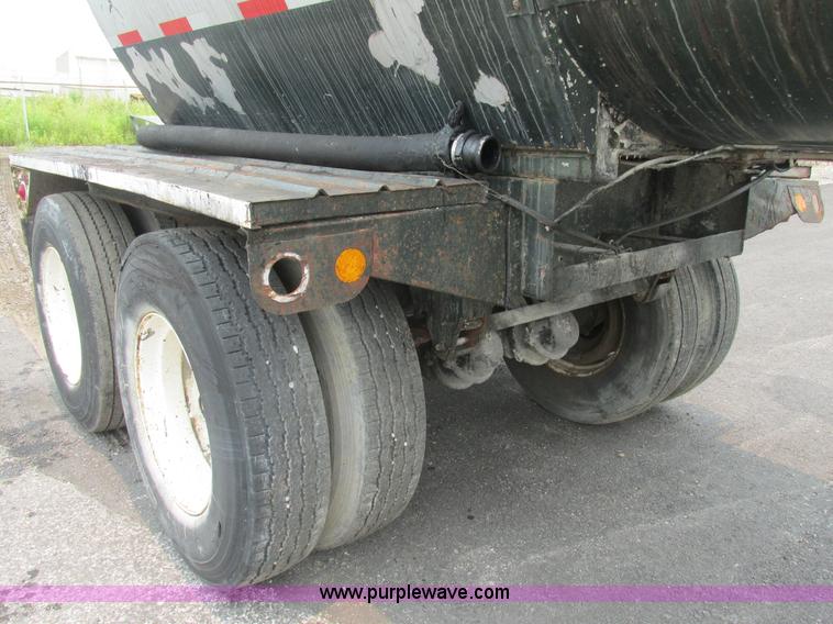 image for item BS9144 1967 Heil tank trailer