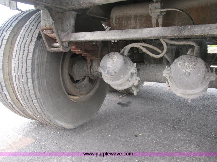 image for item BS9144 1967 Heil tank trailer