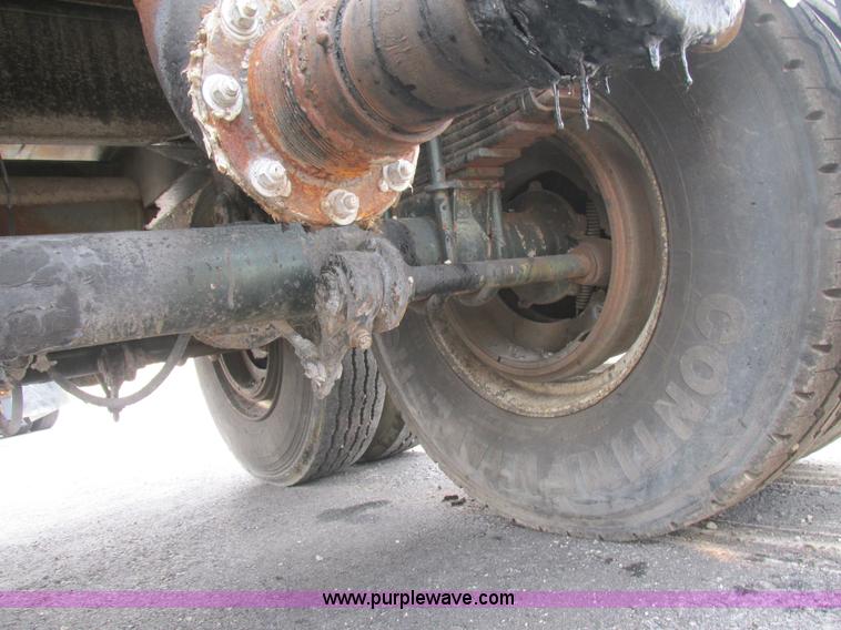 image for item BS9144 1967 Heil tank trailer