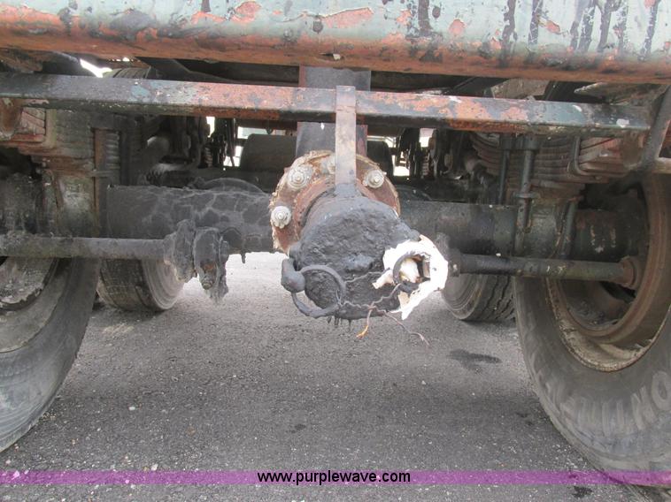 image for item BS9144 1967 Heil tank trailer