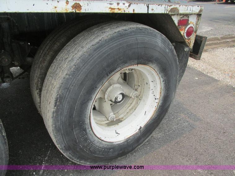 image for item BS9144 1967 Heil tank trailer