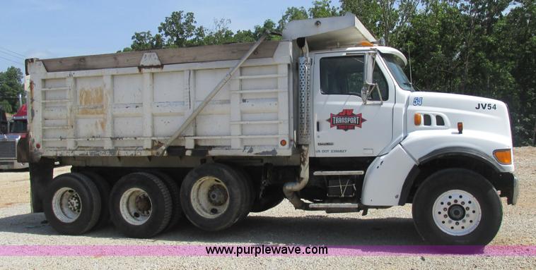 image for item BS9146 1999 Sterling L9511 dump truck