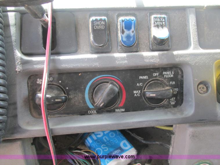 image for item BS9146 1999 Sterling L9511 dump truck