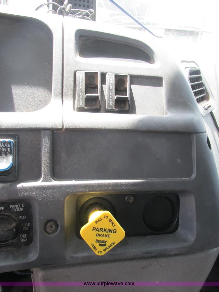 image for item BS9146 1999 Sterling L9511 dump truck