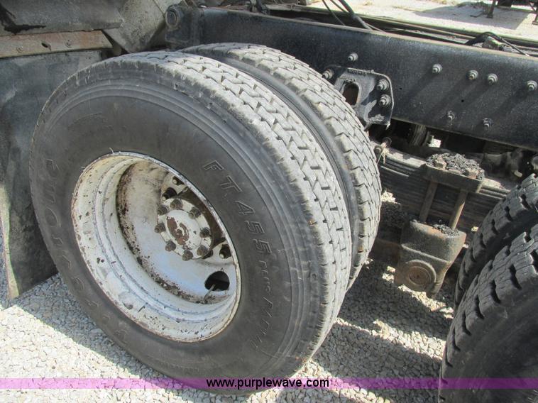 image for item BS9146 1999 Sterling L9511 dump truck